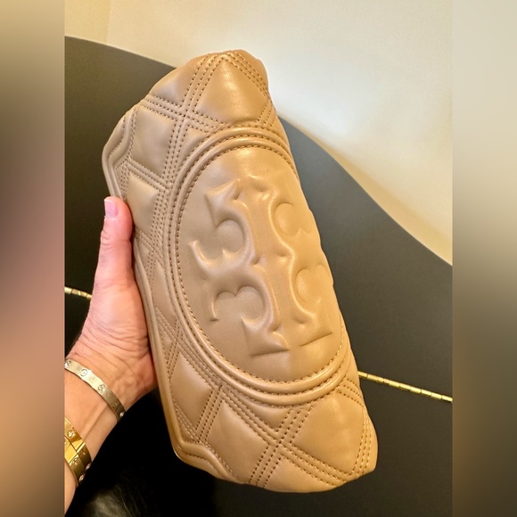 NWT Authentic Luxury Minimalist Tory Burch Fleming Quilted Soft Clutch/Bag - Picture 14 of 17